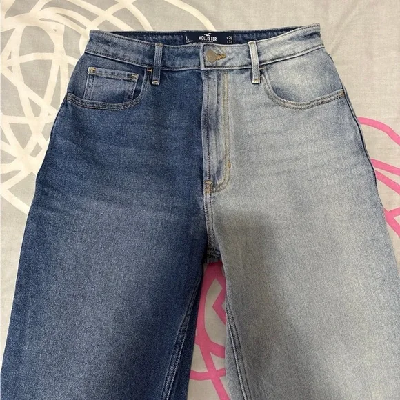 Hollister Ultra High-Rise Two-Tone Straight Leg Jeans - Picture 4 of 8